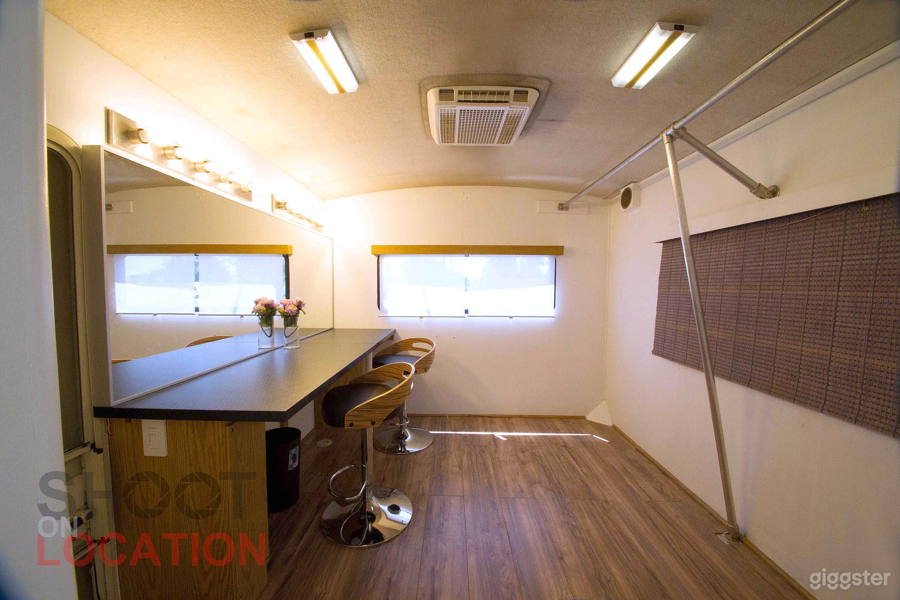 Modern Production Motorhome Photo 4