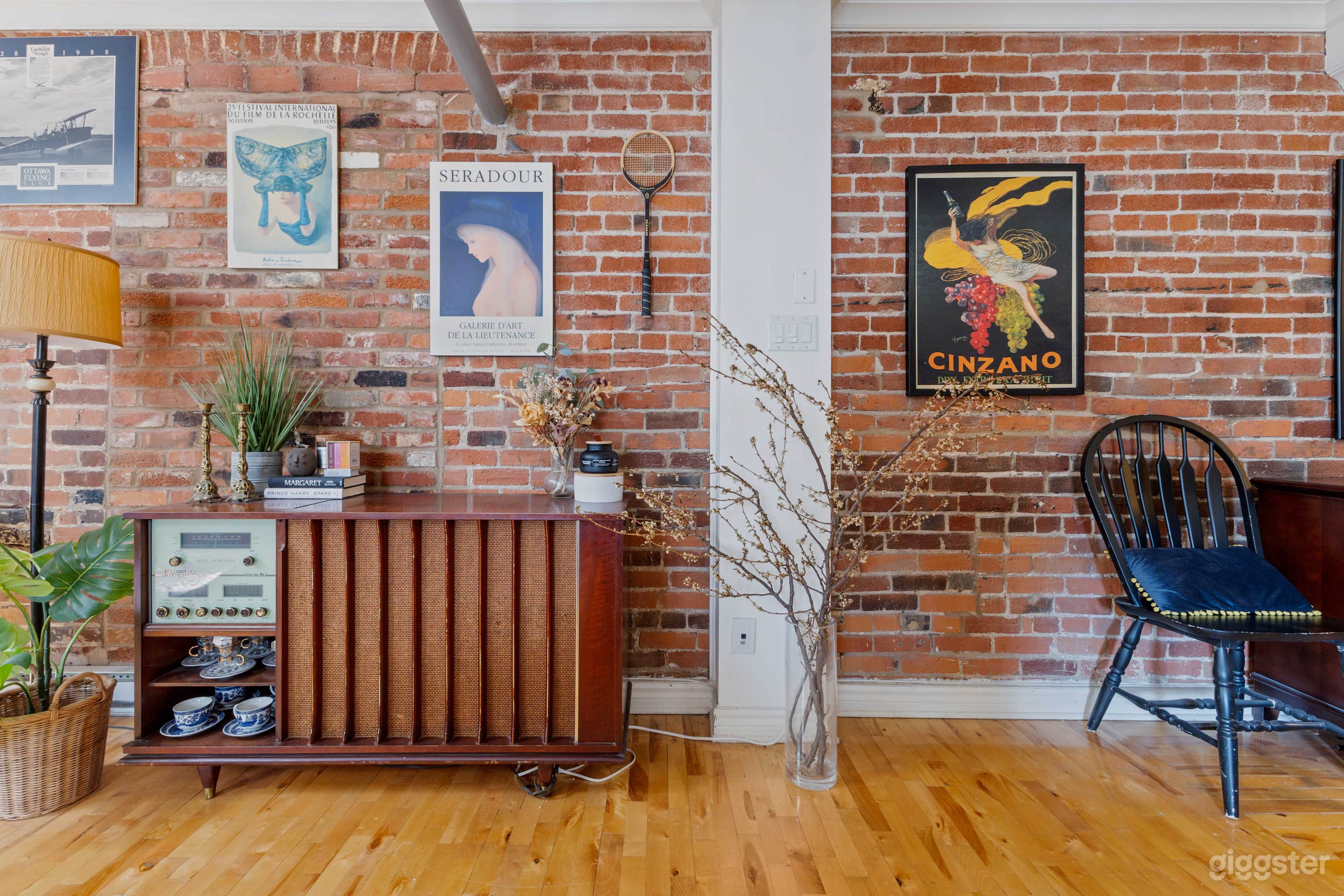 Amazing Old Port Loft Photo 1