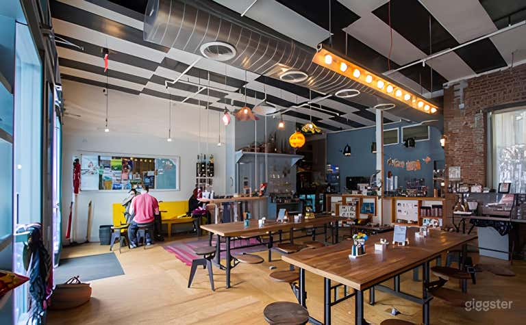  Vibrant Middle Eastern Café & Creative Haven in Harlem 