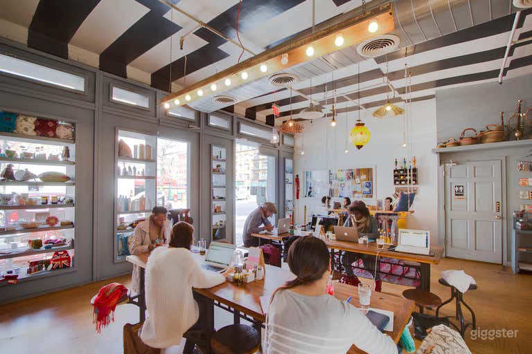  Vibrant Middle Eastern Café & Creative Haven in Harlem 