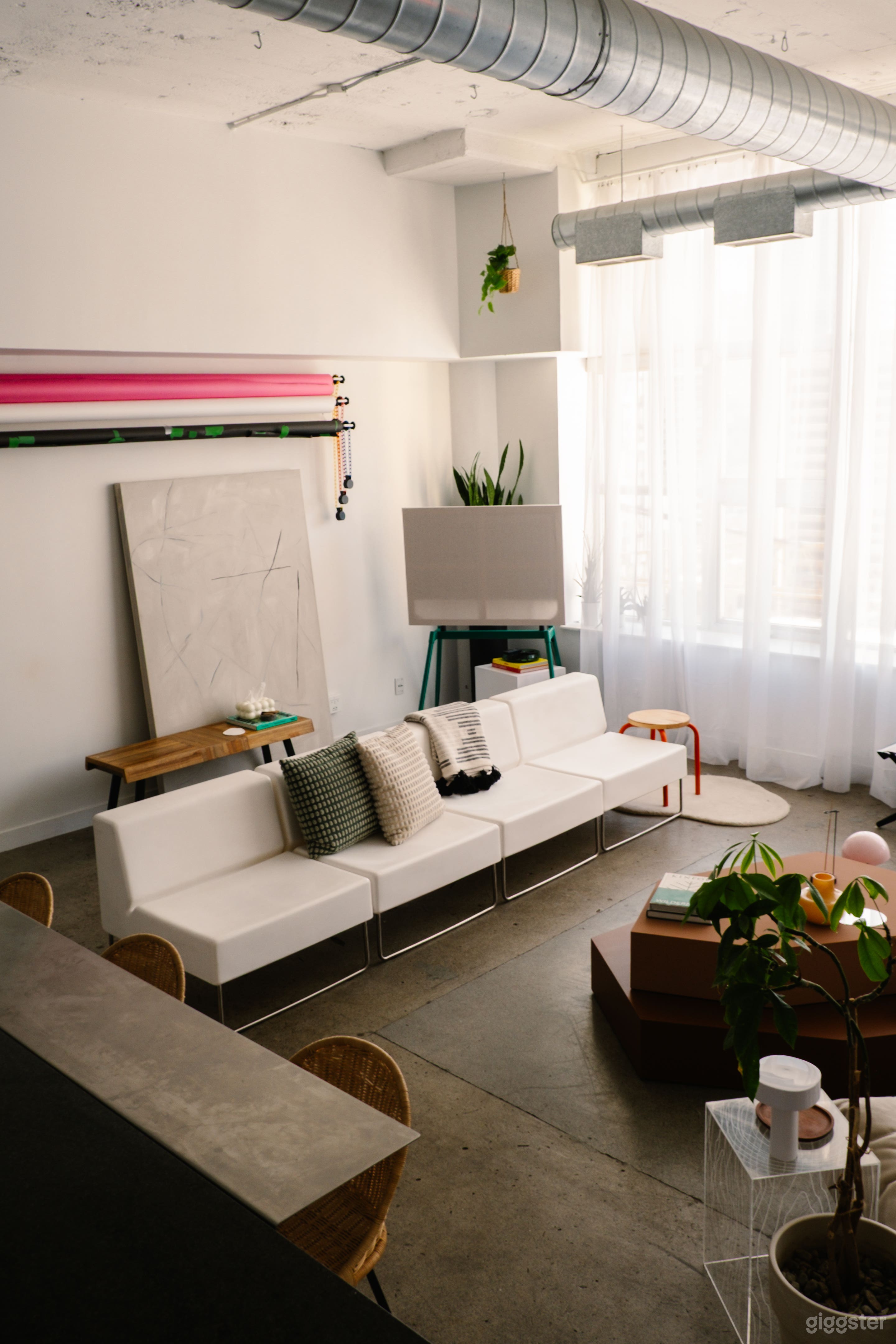 Downtown Hard Loft with Natural Light Photo 2