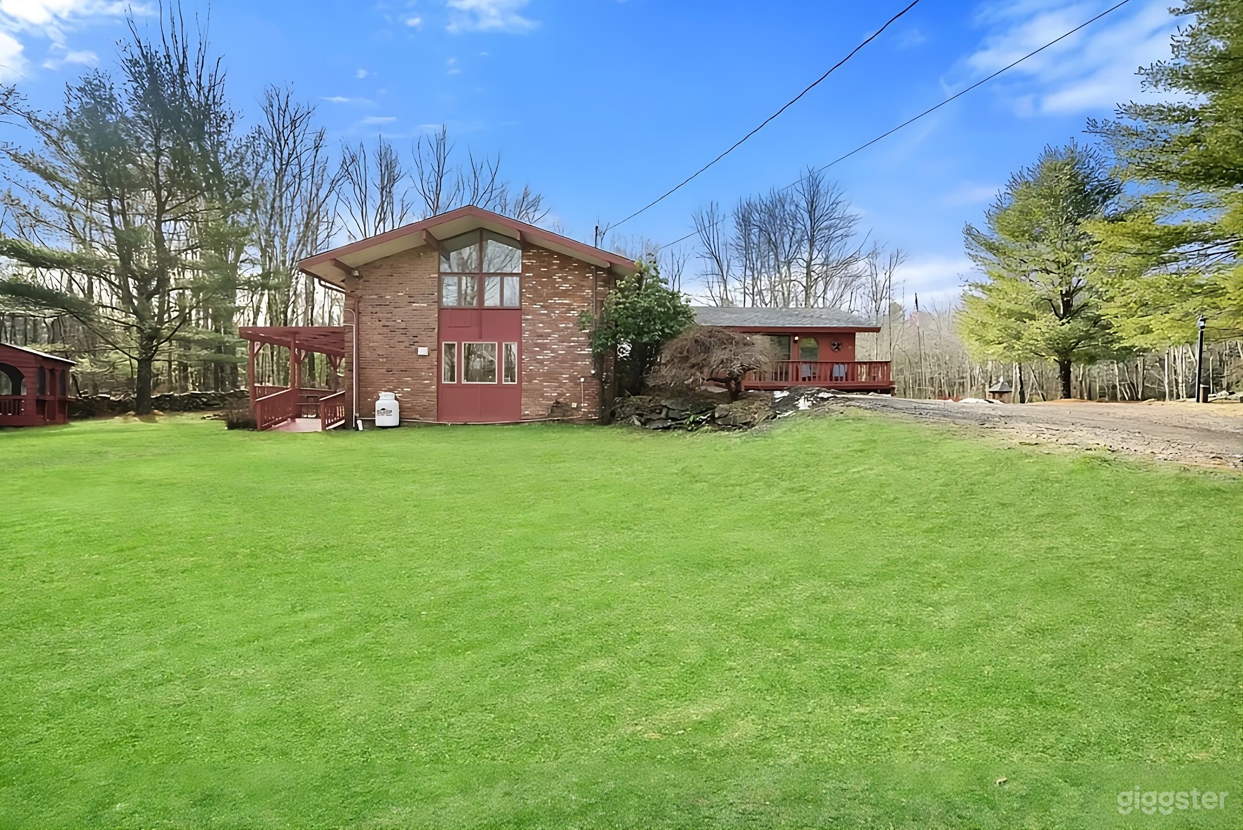 Woodland Hideaway Backyard Photo 3