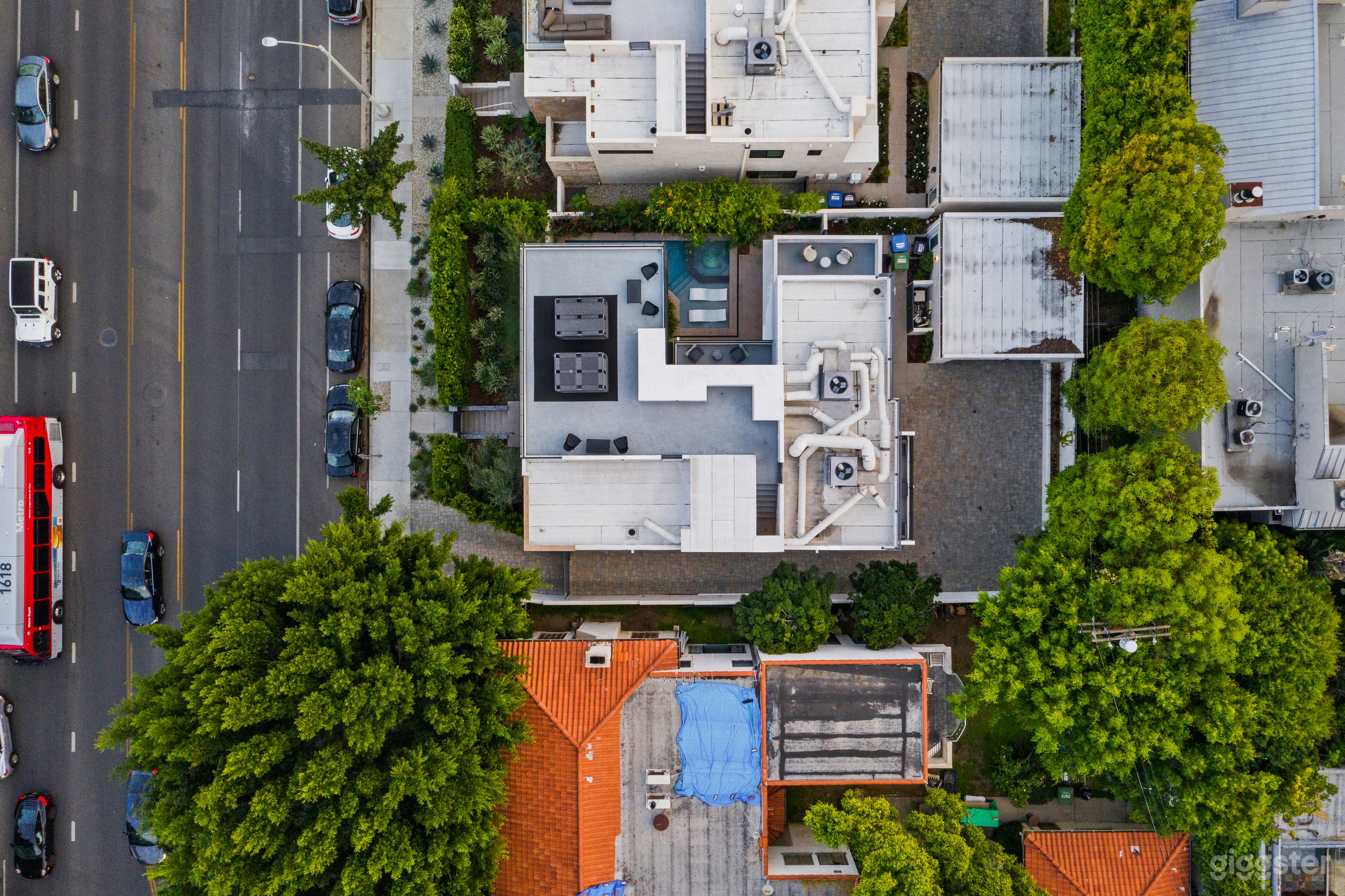 Modern Gated Villa W Pool &amp; Open Floor Plan Photo 3