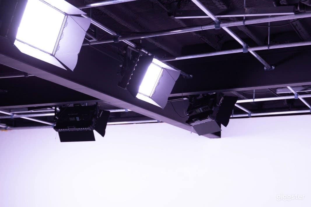 32 x 32 ft. Cyc Wall in Pittsburgh Photo 2