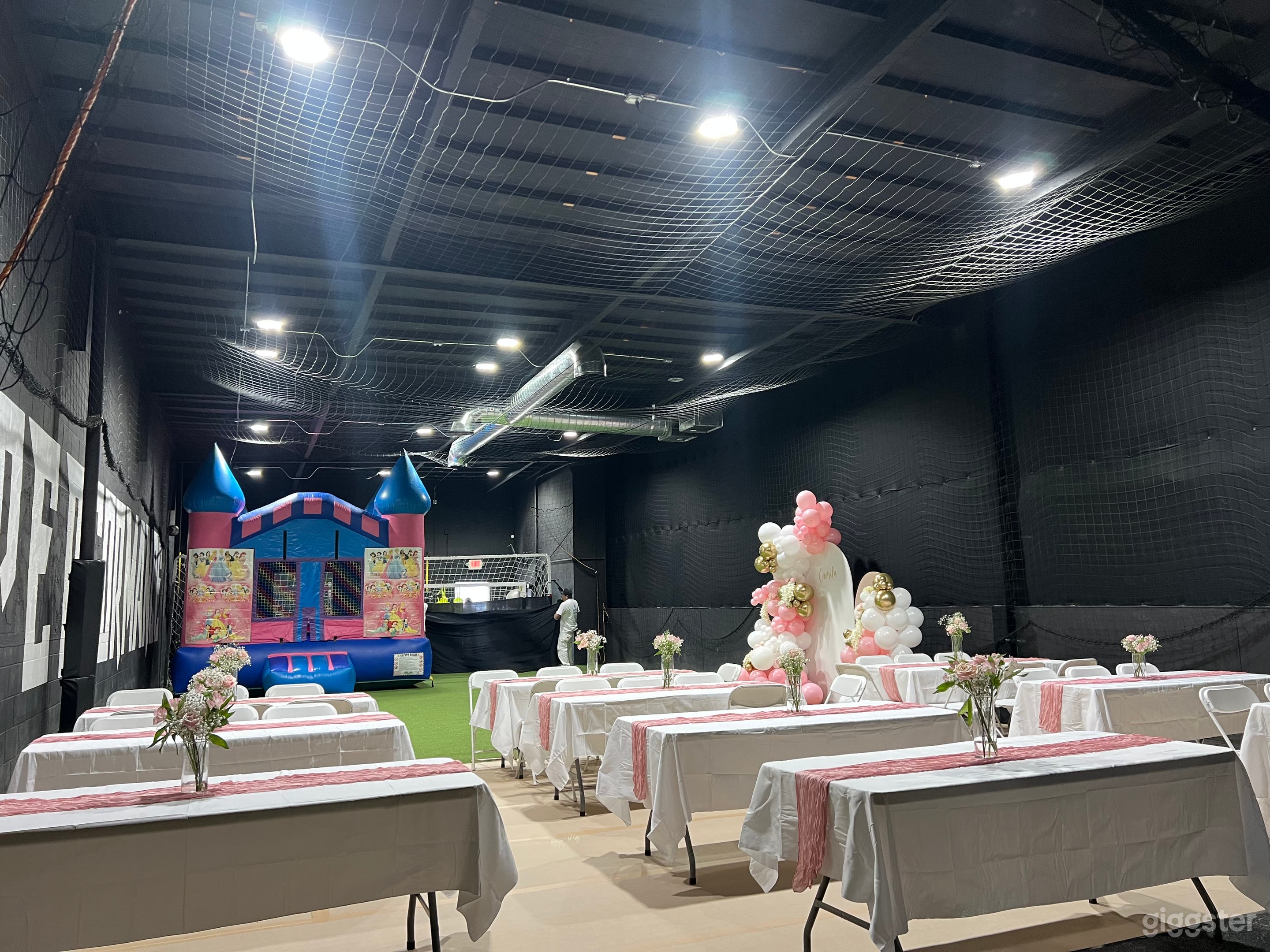 Modern Warehouse Equipped with Soccer/Gym Photo 1