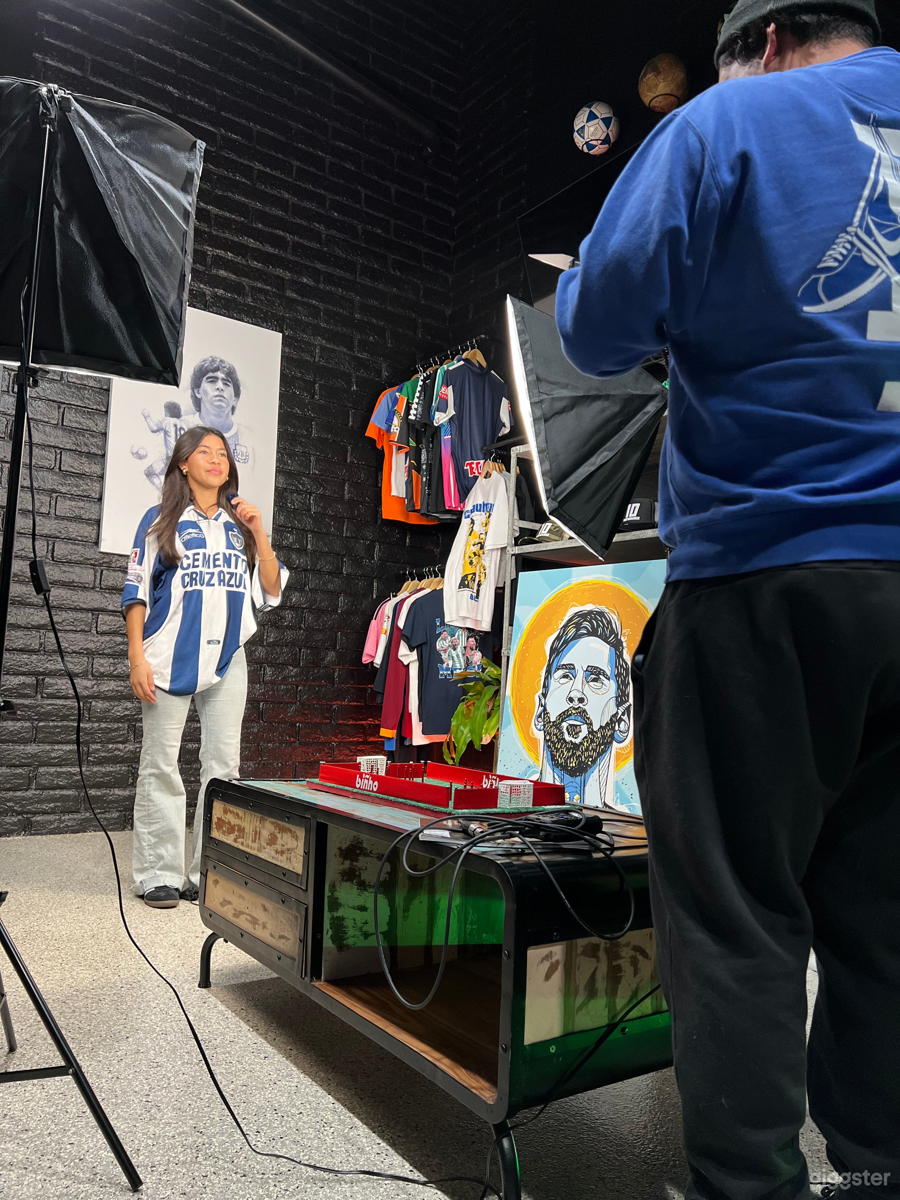 Modern Warehouse Equipped with Soccer/Gym Photo 3