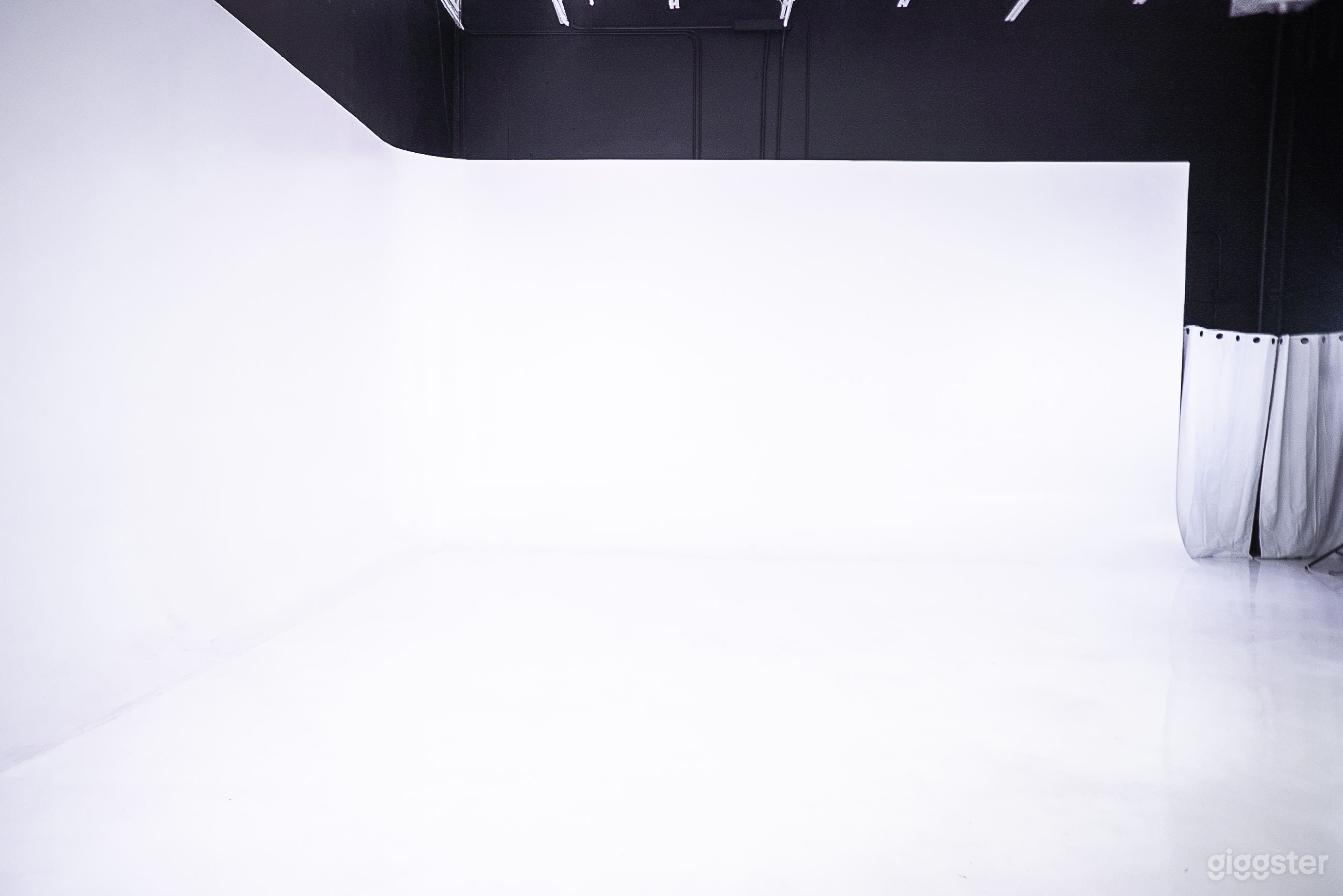 Large Warehouse Space Photo 2