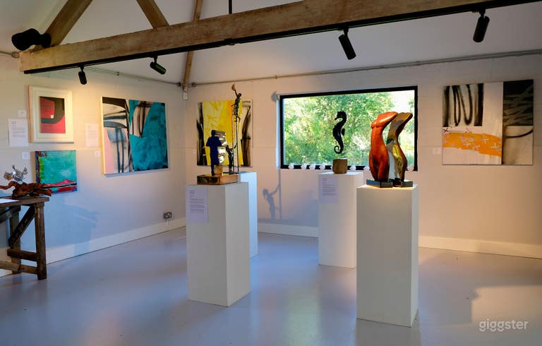  A UNIQUE GALLERY & IDYLLIC VENUE 