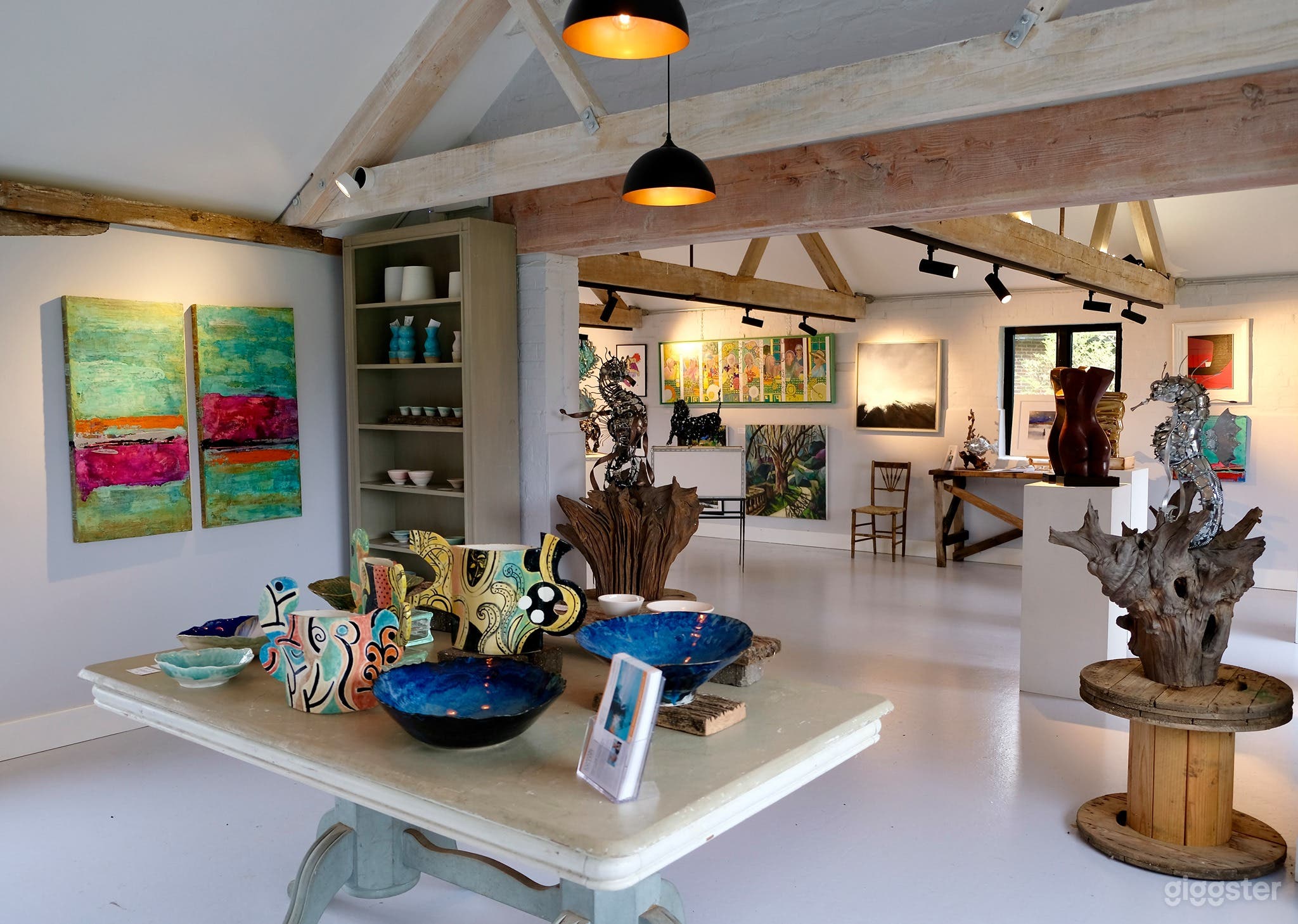 A UNIQUE GALLERY &amp; IDYLLIC VENUE Photo 4