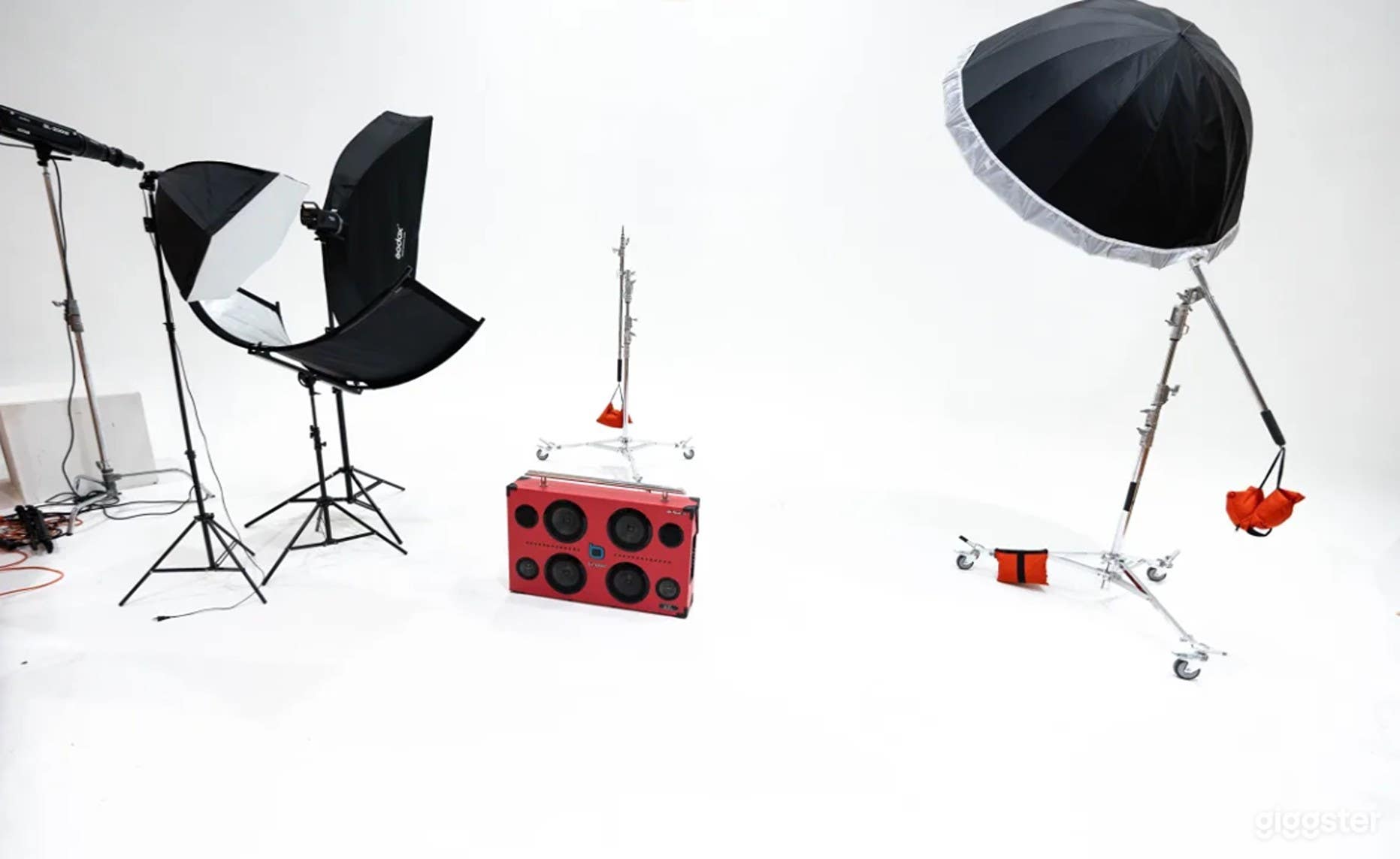 White Cyc Wall includes SpotLight Photo 2