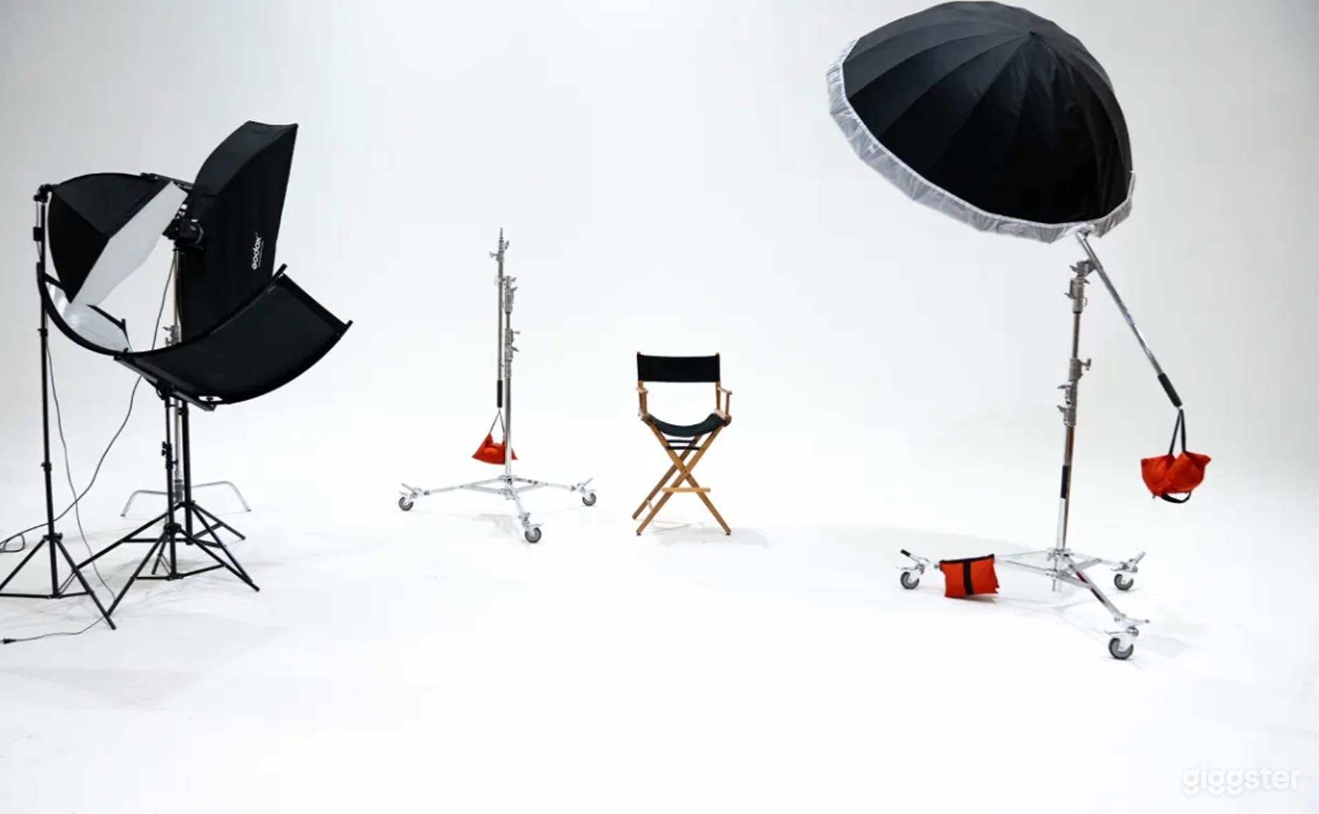 White Cyc Wall includes SpotLight Photo 1