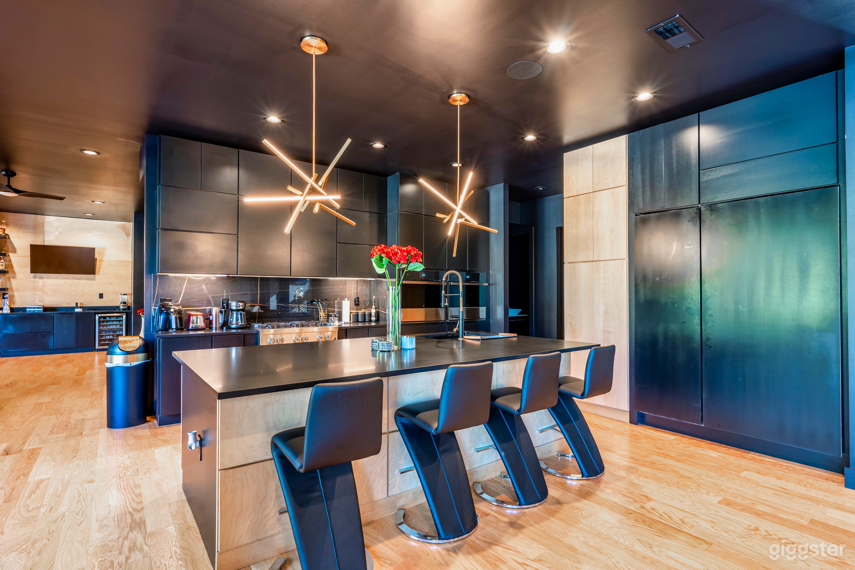 Modern Masterpiece Photo 4