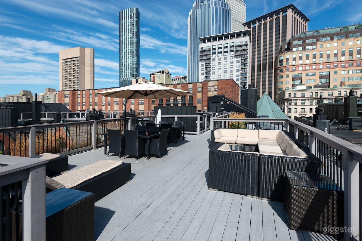 Expansive Rooftop Deck w/ Downtown Boston Views Photo 1