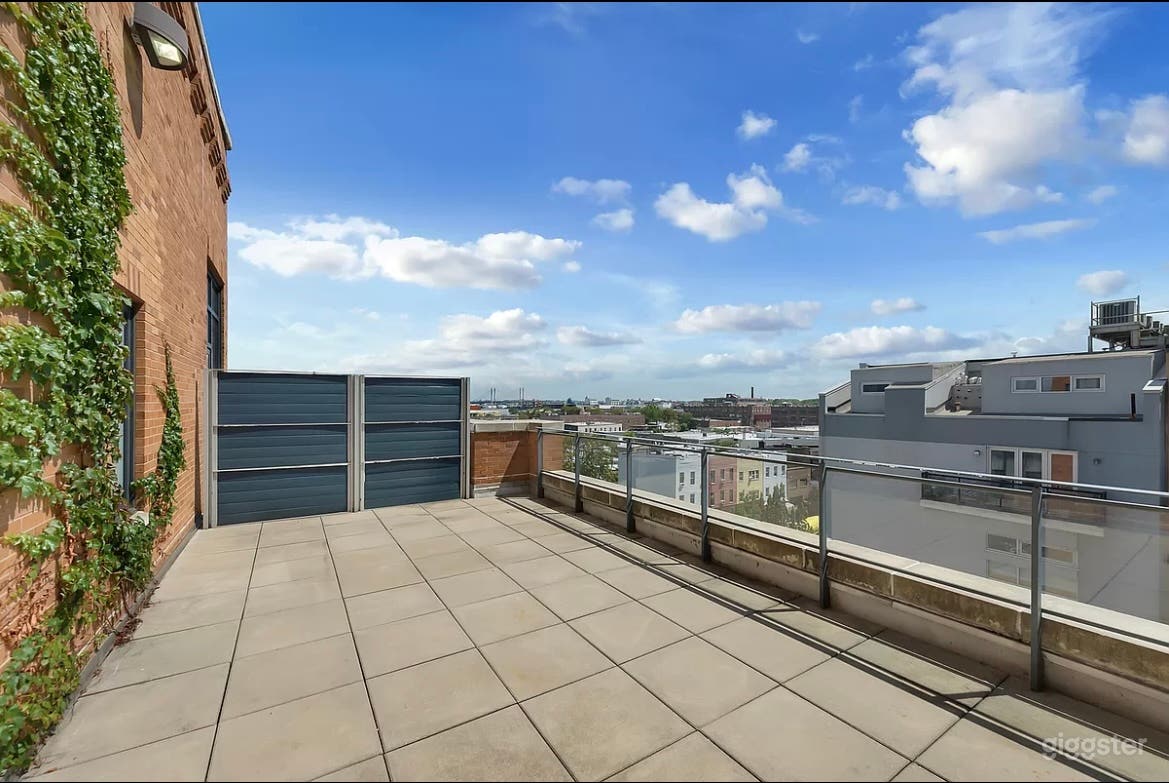 Greenpoint Penthouse Photo 4
