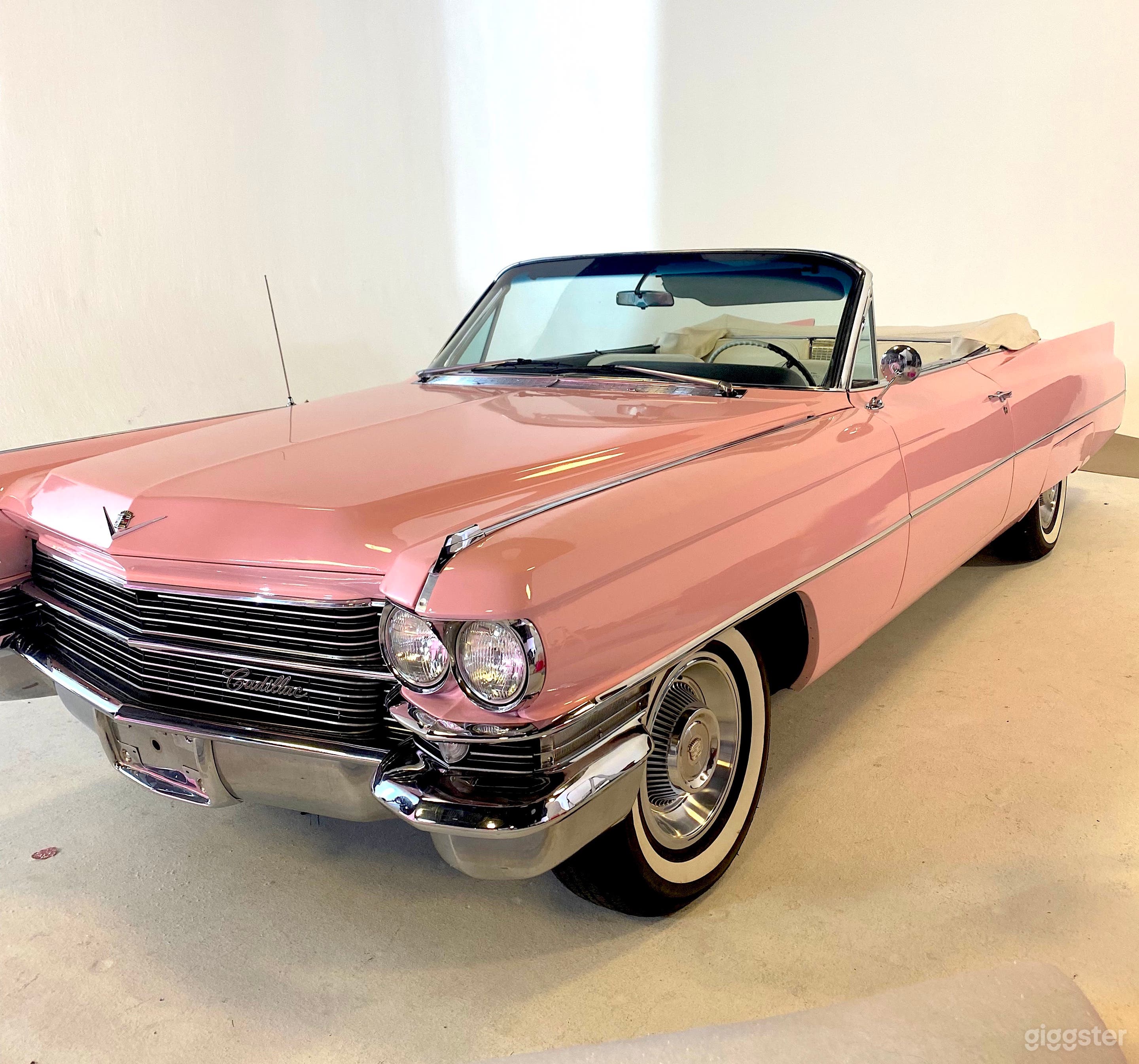 #76,158 Barbie Pink Classic Cadillac Deville Photo 4