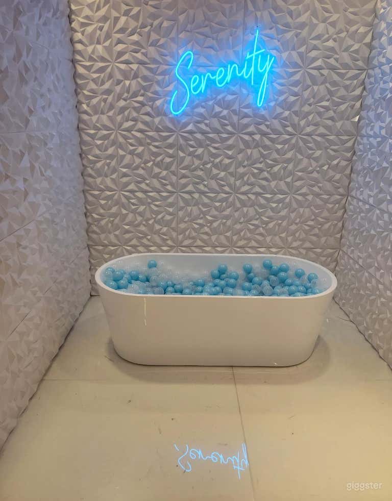  A Selfie Journey Through the World's Hidden Gems 