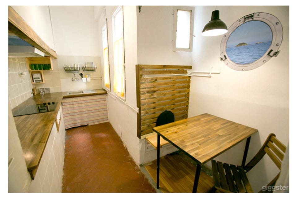 Apartamento en el Barrio Gótico con Baldosas Hidráulicas y Balcón Foto 3