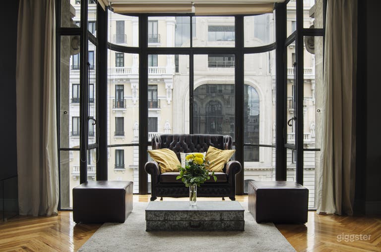  Espace super élégant et moderne avec vue incroyable. 