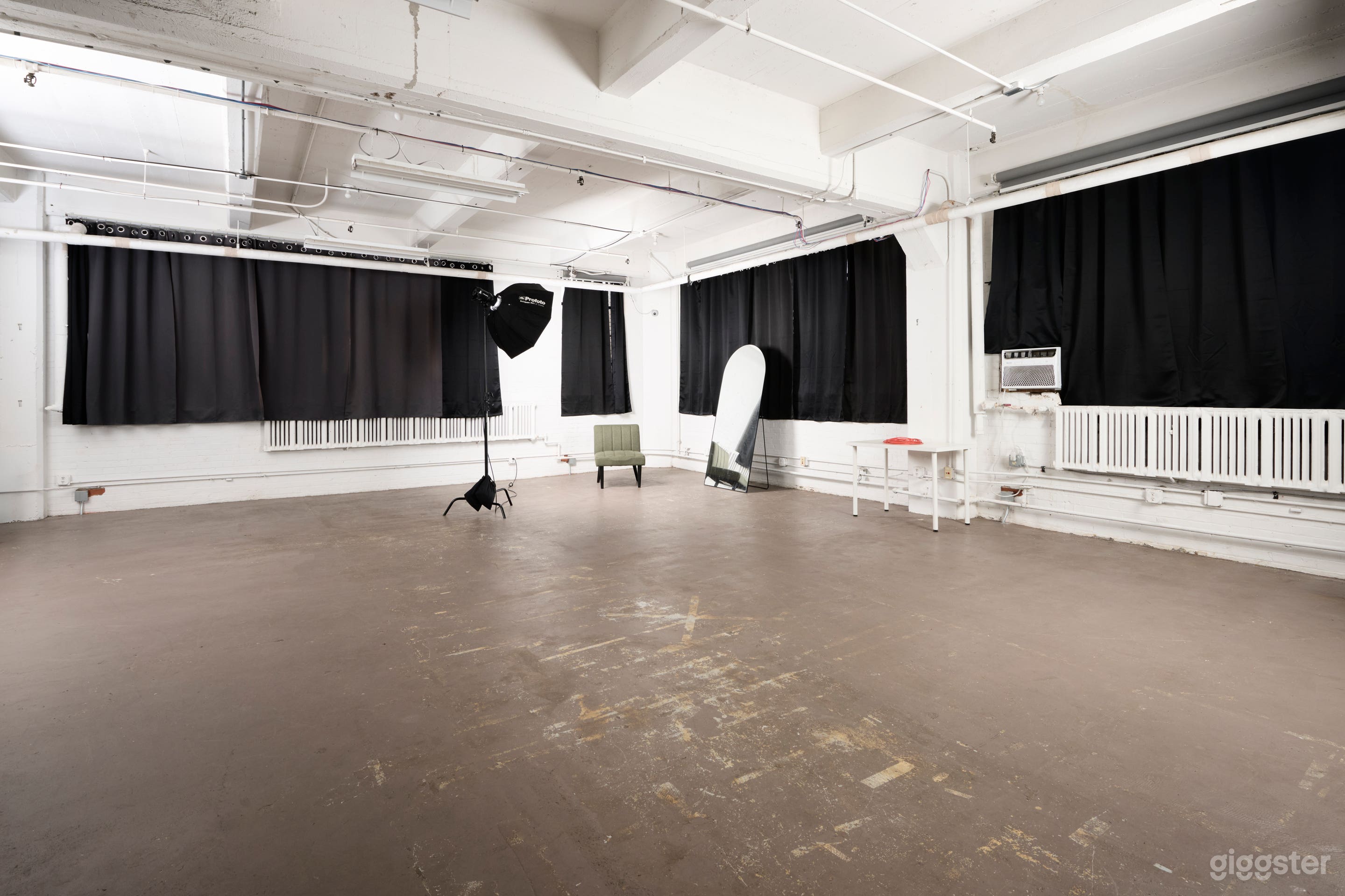 Photo Studio Downtown Indy with skyline view Photo 2