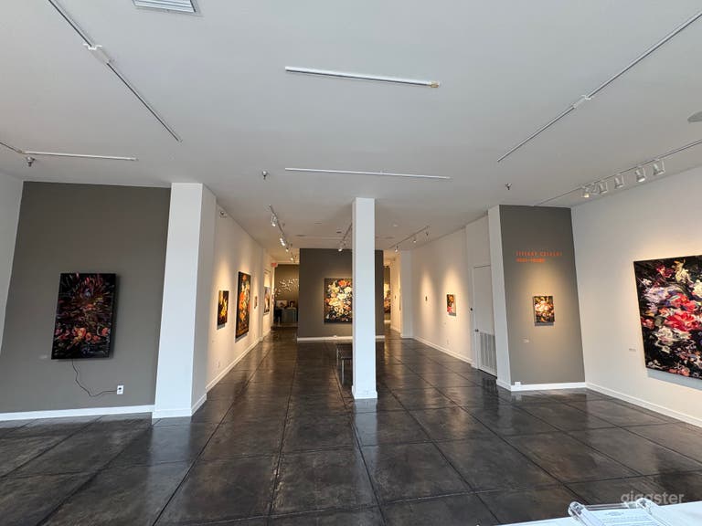  FERRARA SHOWMAN GALLERY 