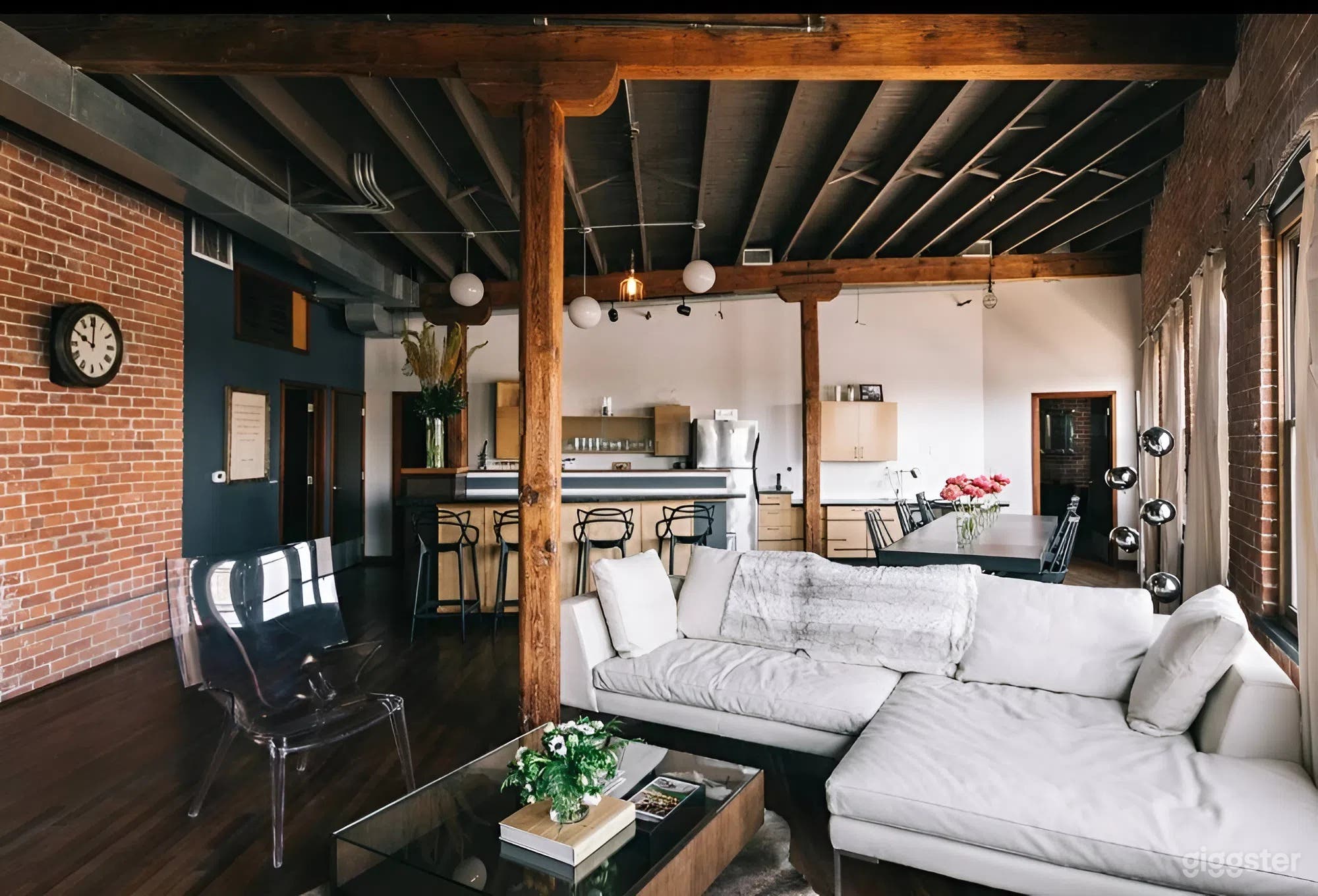 Stylish Downtown Detroit Loft for Events, Pop-Ups &amp; Celebrations Photo 3
