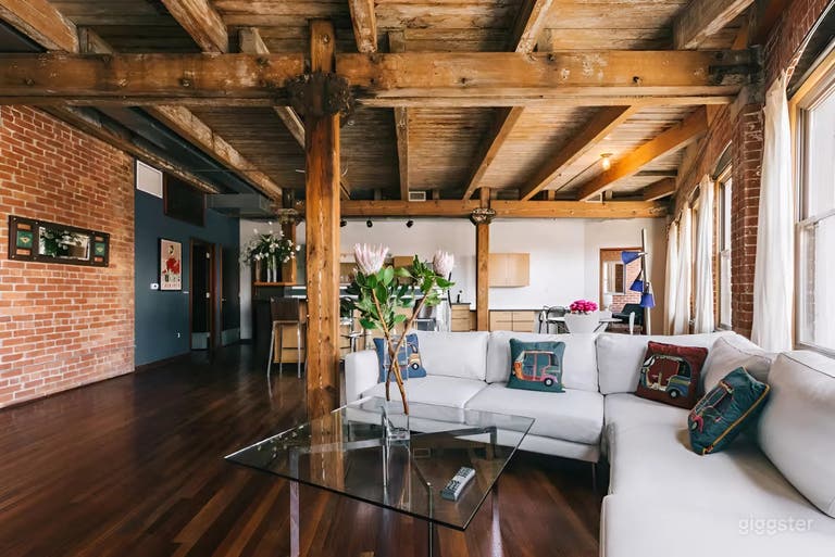  Stylish Downtown Detroit Loft for Events, Pop-Ups & Celebrations 
