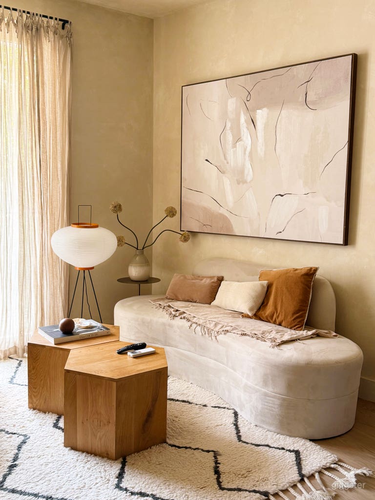  Lincoln Apartment: Cosy Mid Century Modern Apartment Home 