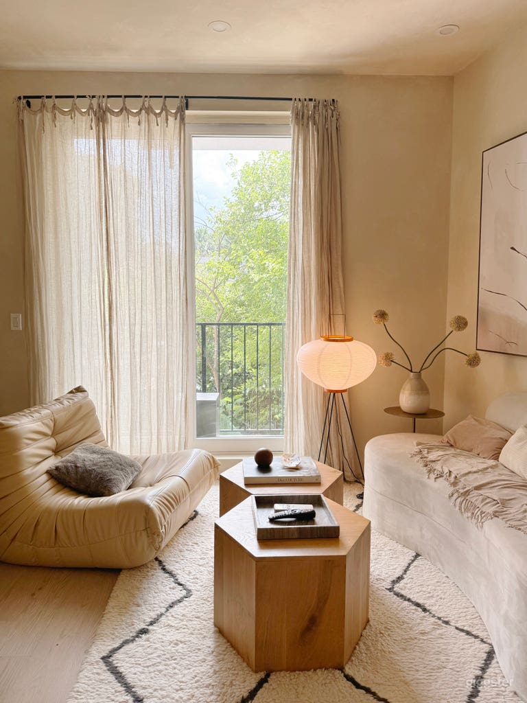  Lincoln Apartment: Cosy Mid Century Modern Apartment Home 