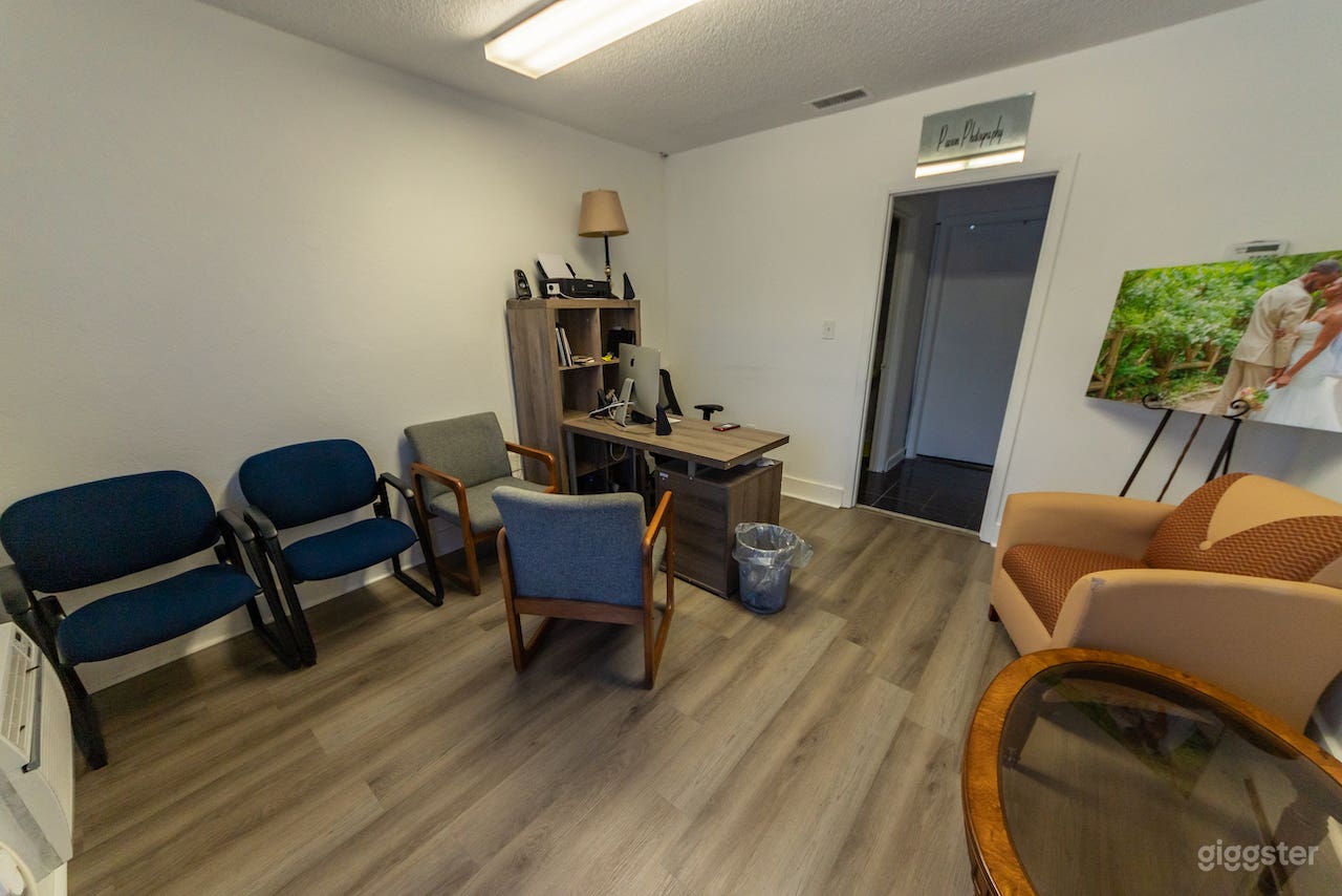Quiet Office and Photo/Video Studio Photo 2