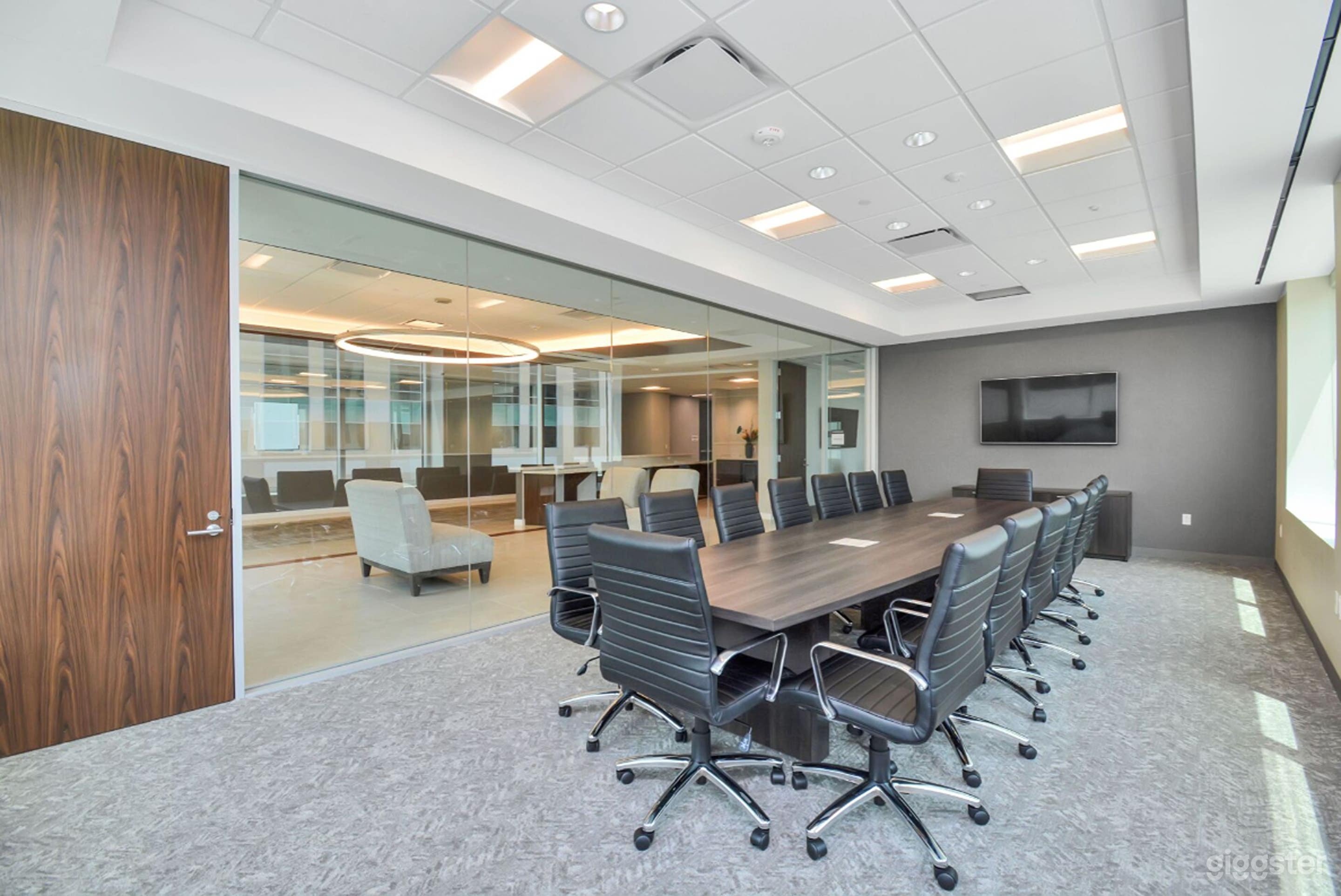 16 People Capacity Boardroom Photo 3