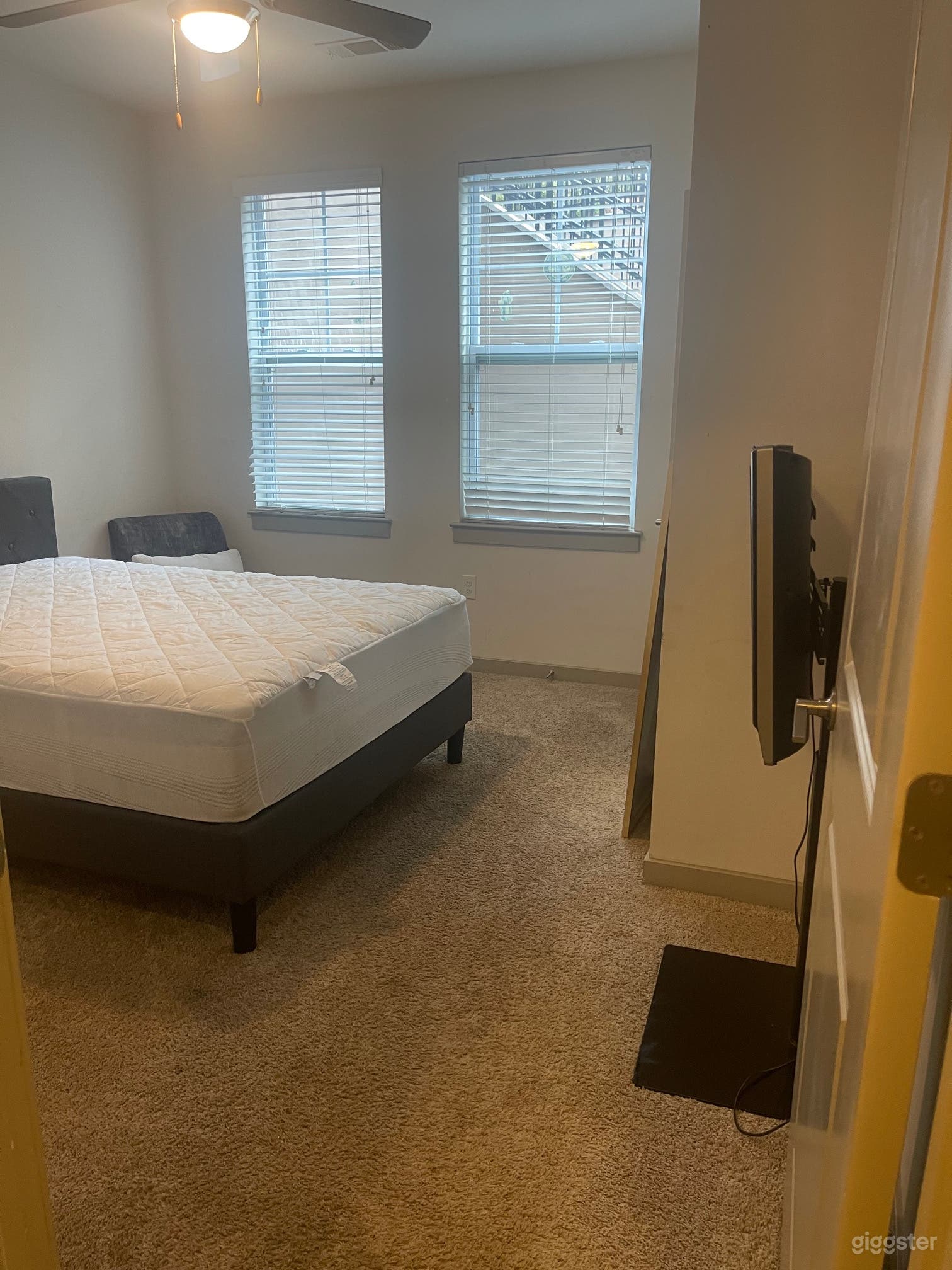 Room available for Home Products photo shoot or Interior decorators building portfolio