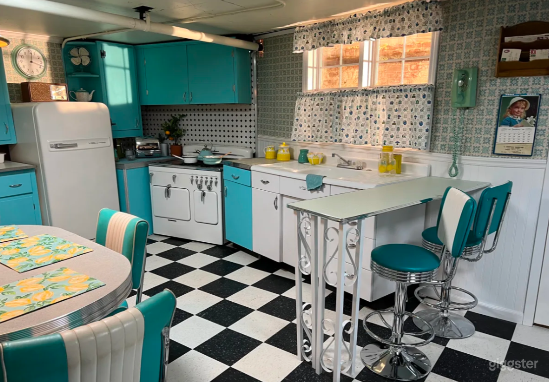 1950's Kitchen (Production Studio) Photo 2