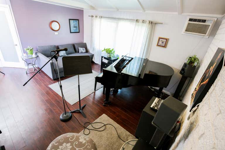  Writer Suite/Green Room/Creative Practice Space 