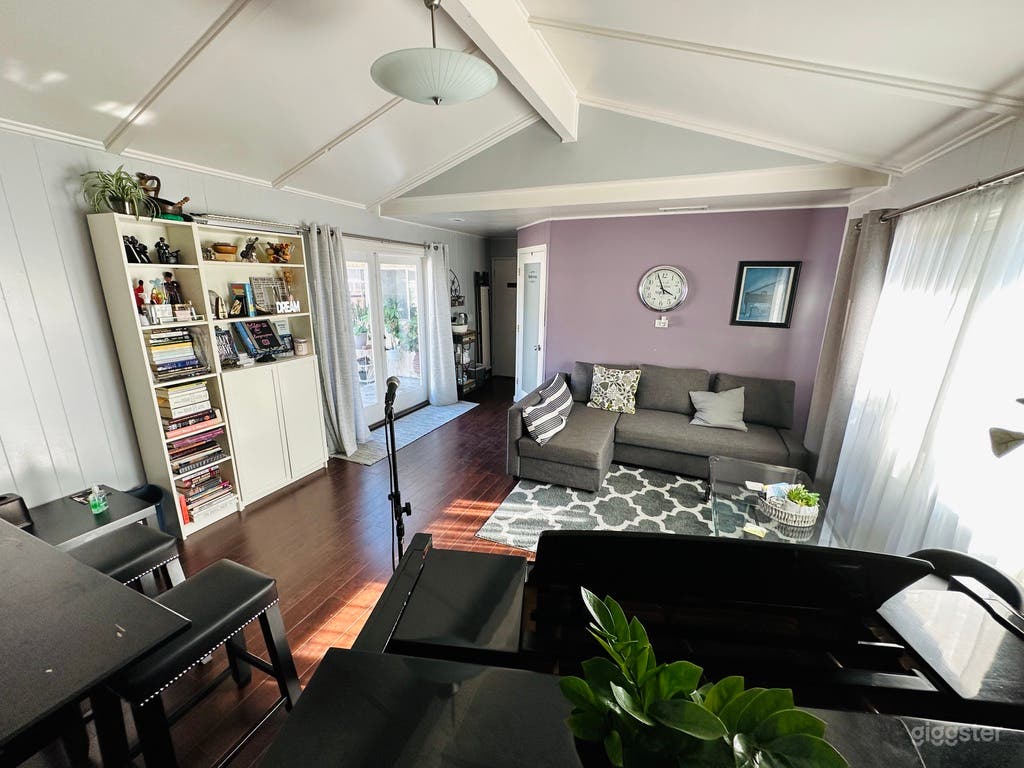 Writer Suite/Green Room/Creative Practice Space Photo 3