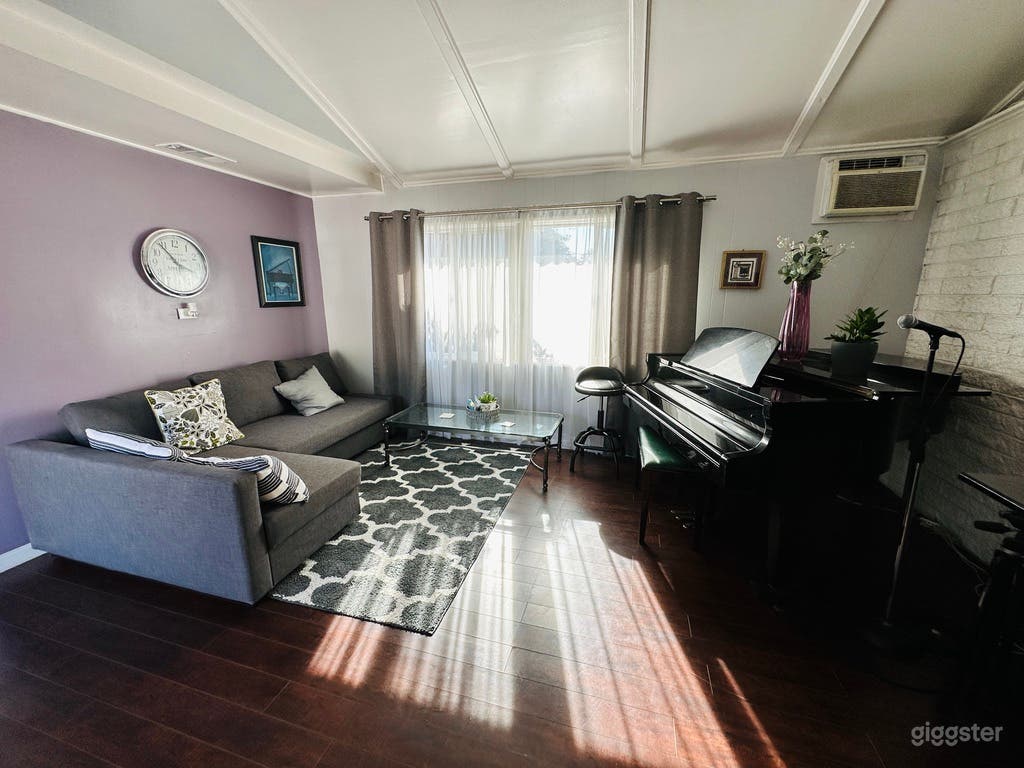 Writer Suite/Green Room/Creative Practice Space Photo 1