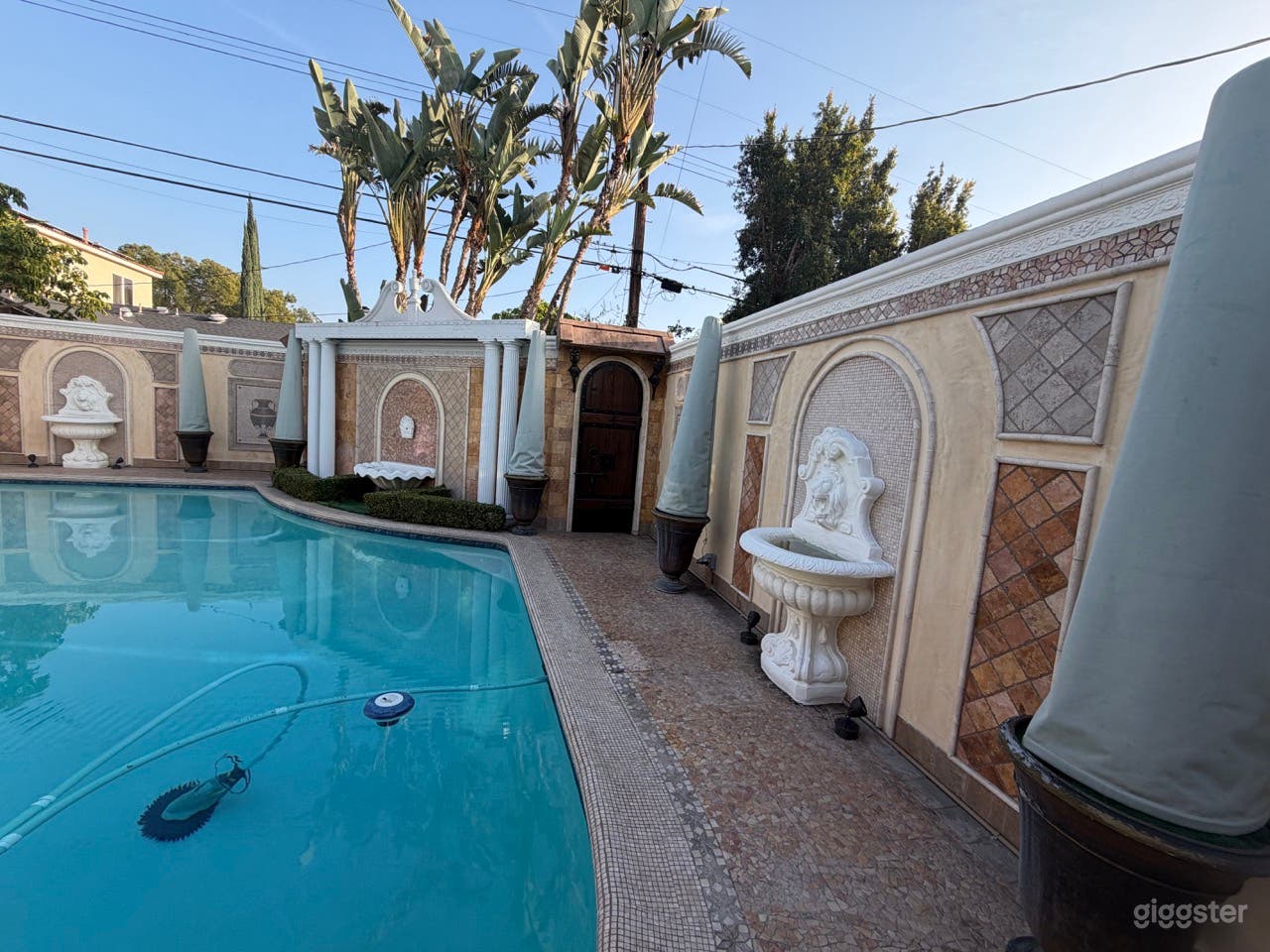 THE STATEMENT HOUSE Photo 1