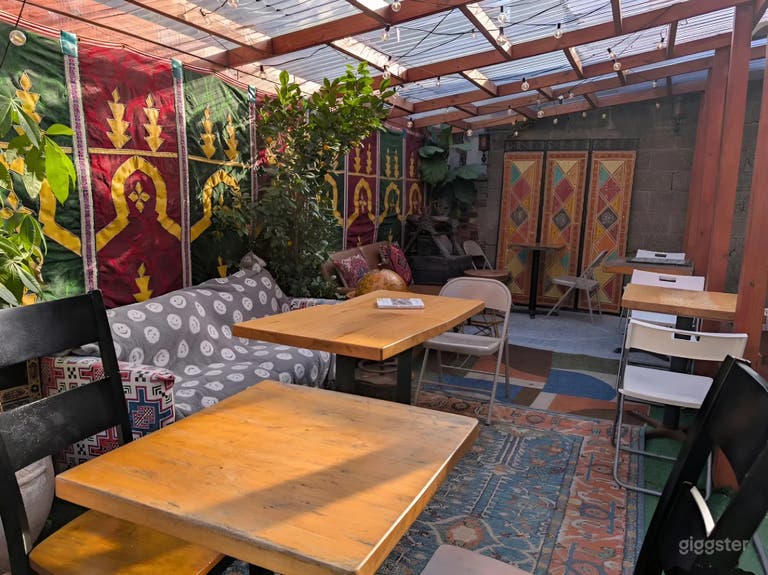  Cozy Outdoor Lounge – Perfect for Gatherings & Hookah 