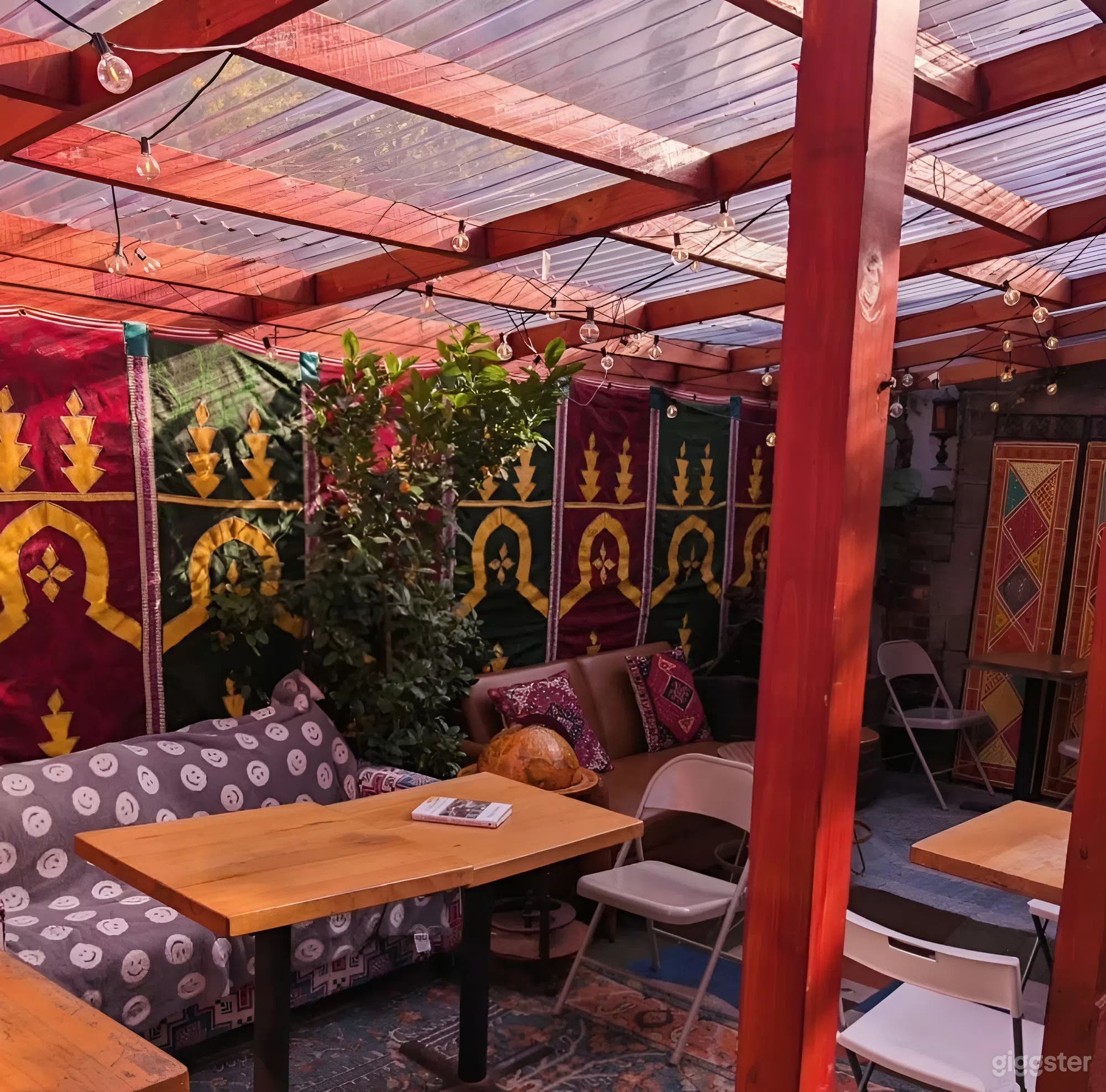 Cozy Outdoor Lounge – Perfect for Gatherings & Hookah Photo 4