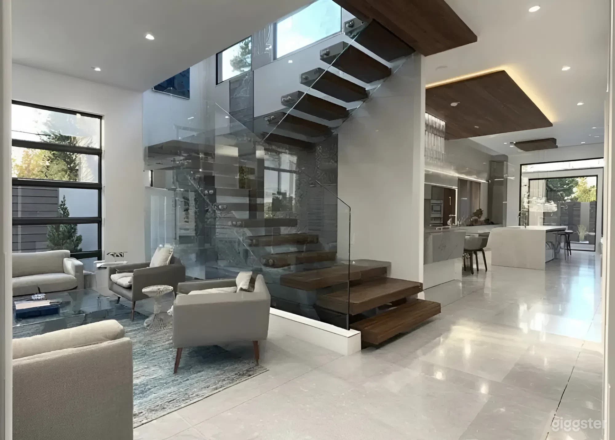 Modern Home– Ideal for Photoshoots Photo 2