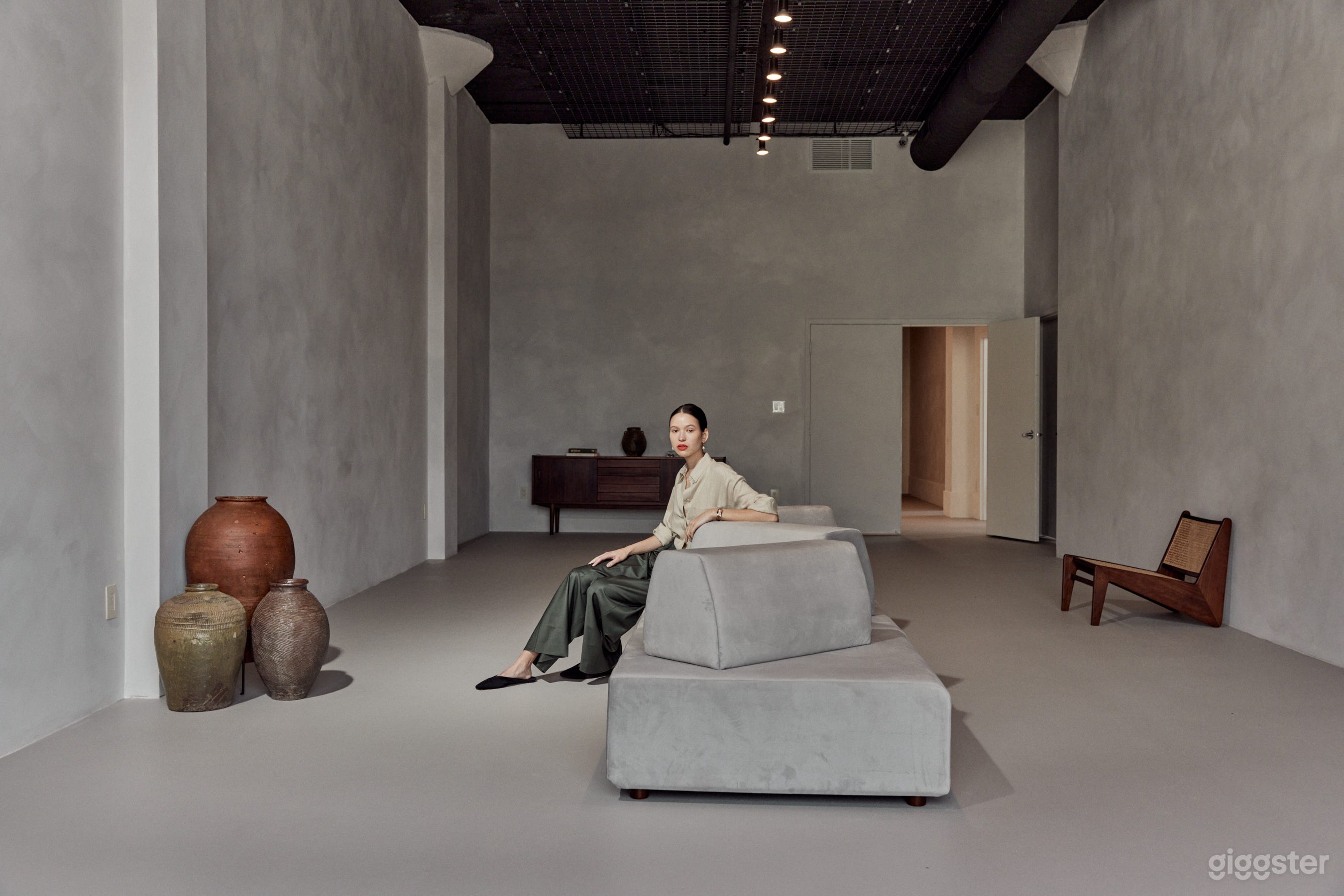 3 Rooms Bright and Spacious Studios Photo 1