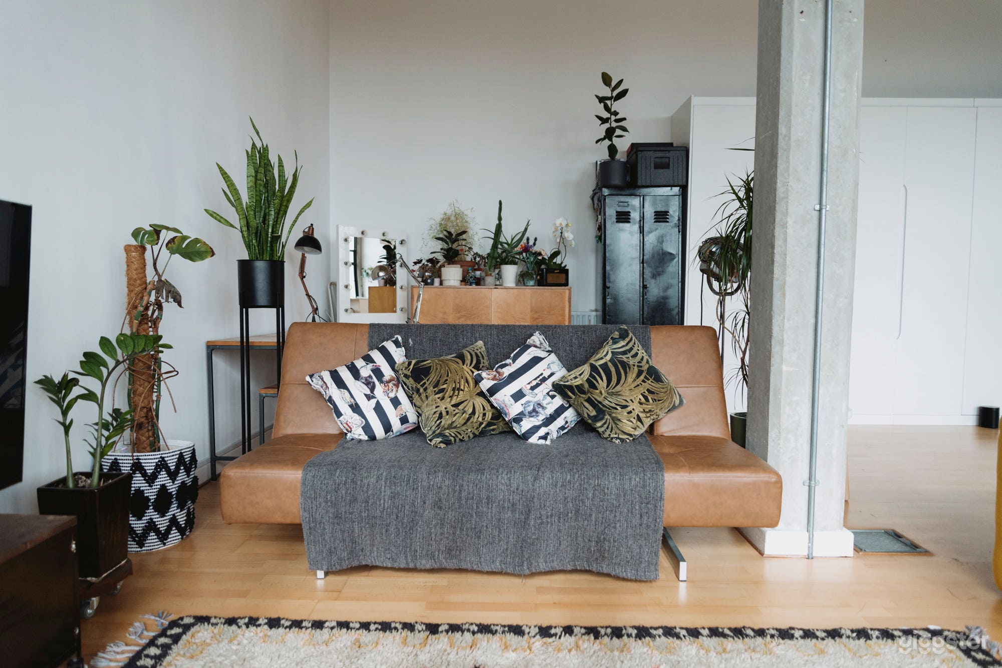 New York style open plan loft space in East London Photo 3