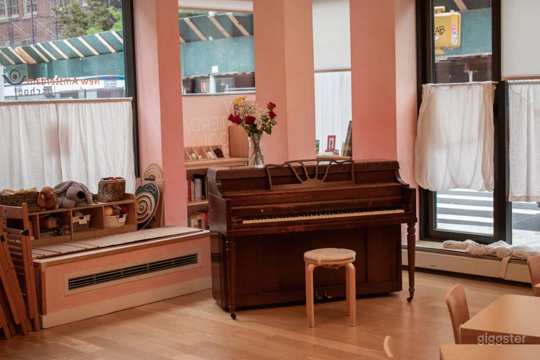  Large Stunning Space for Community in East Village 