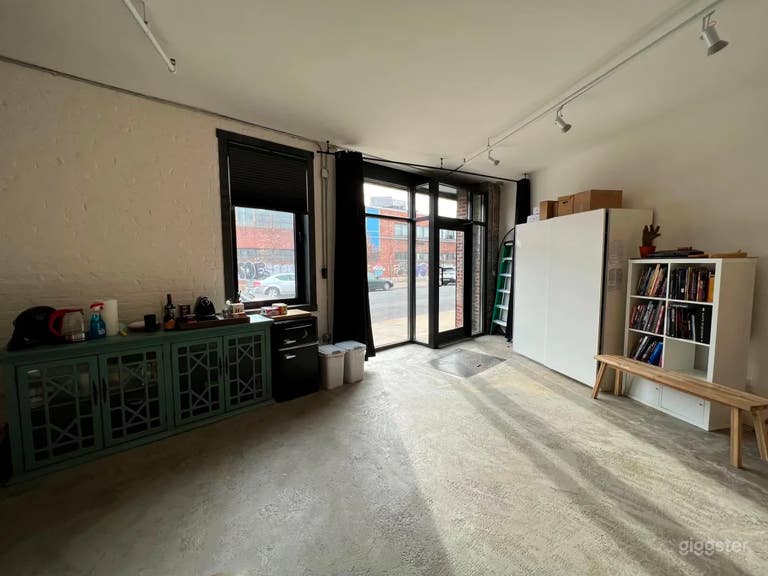  ground floor street access for easy loading 