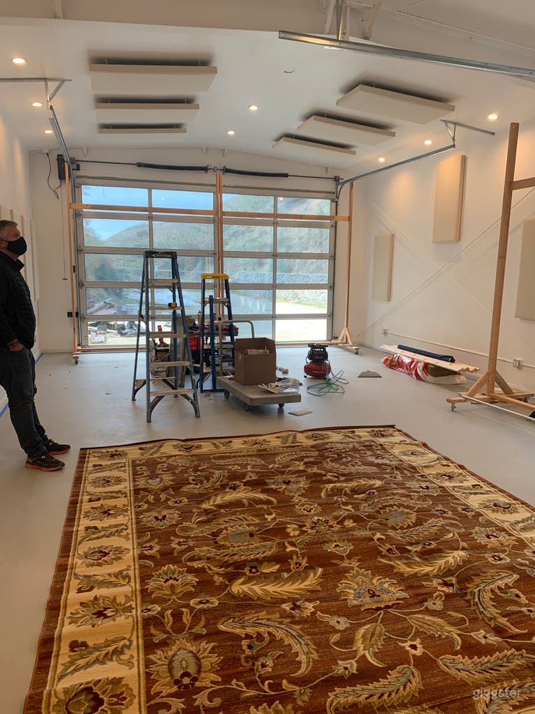  Daylight studio / recording  