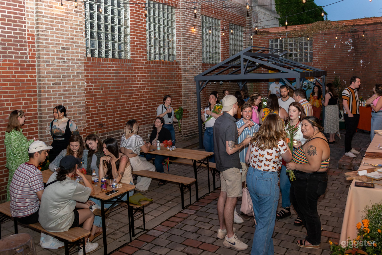 Outdoor Courtyard and Urban Oasis in Germantown Photo 4