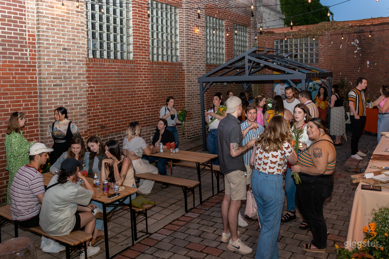  Outdoor Courtyard and Urban Oasis in Germantown 
