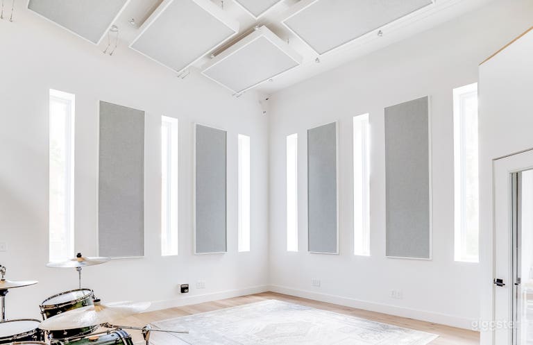  Live Room (facing away from Control Room) 