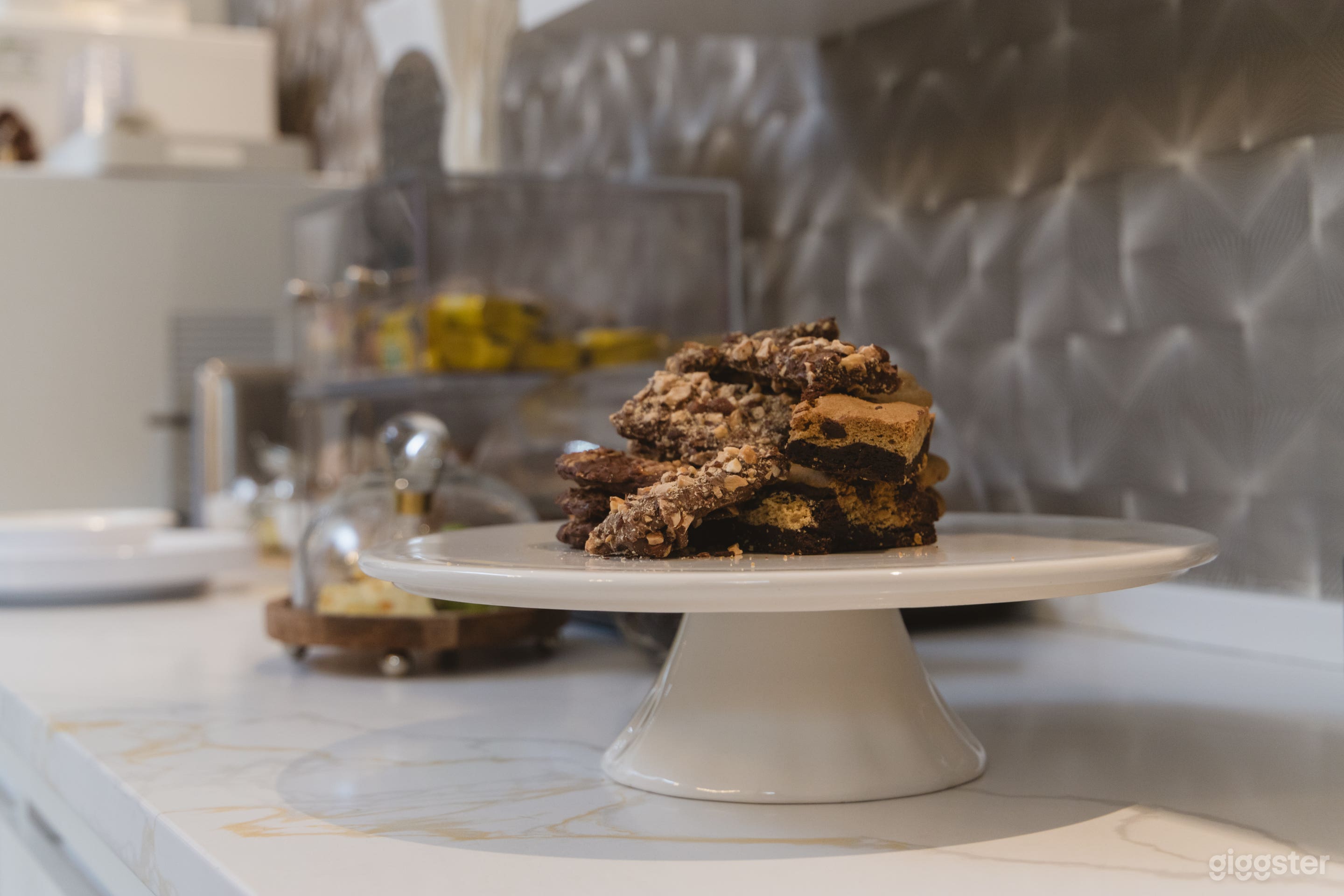 Open Desk Meeting Room Photo 3