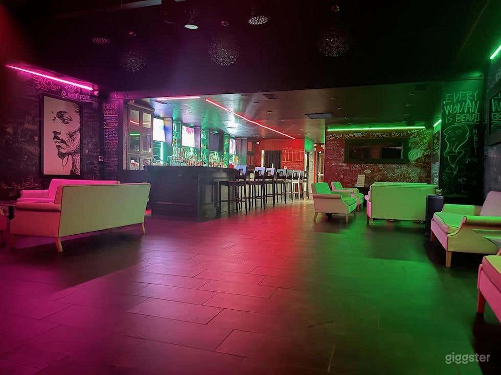 Bar with pool table #7111 Sherman Oaks Photo 3