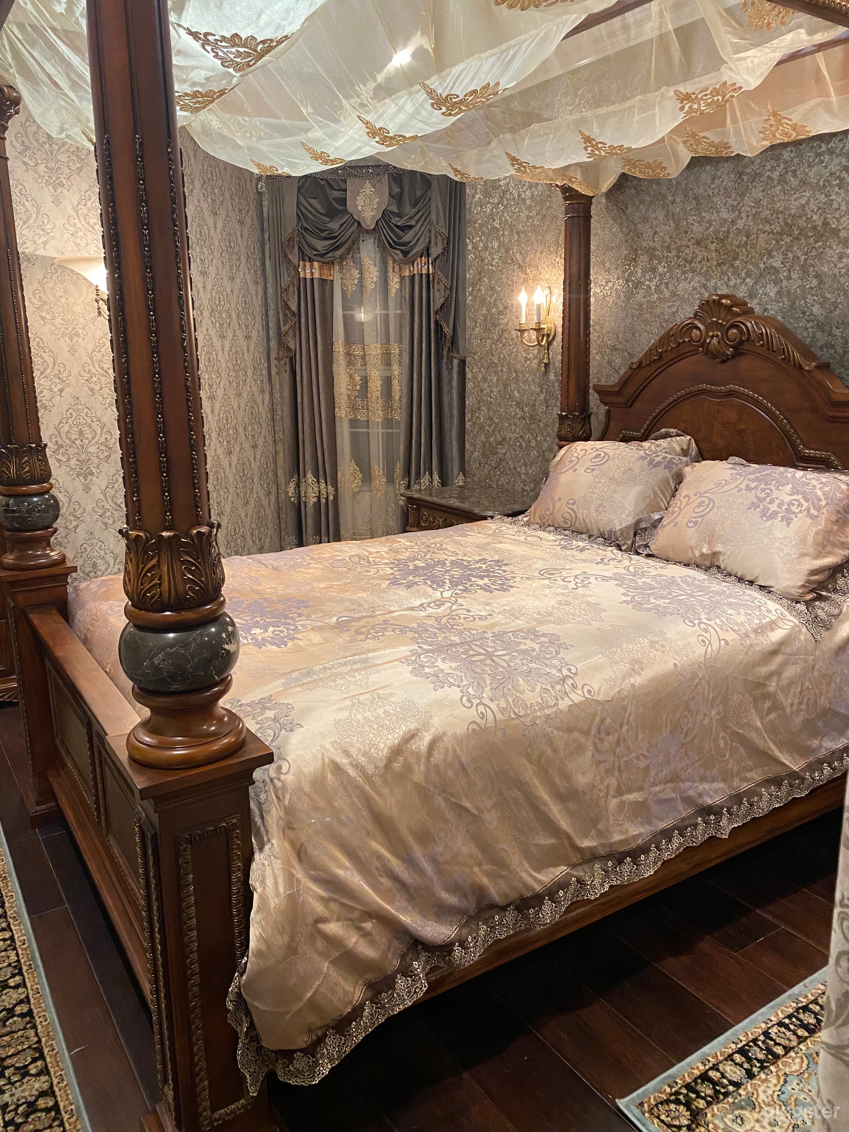 Canopy Bed in 2nd Bedroom